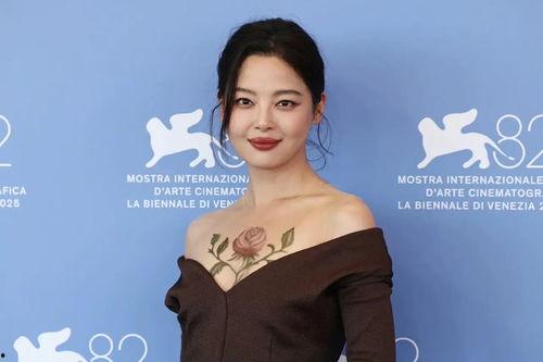 晚服女明星,揭秘女明星们的优雅之夜