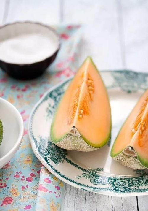 吃哈密瓜怎么给宝宝吃,营养美味两不误